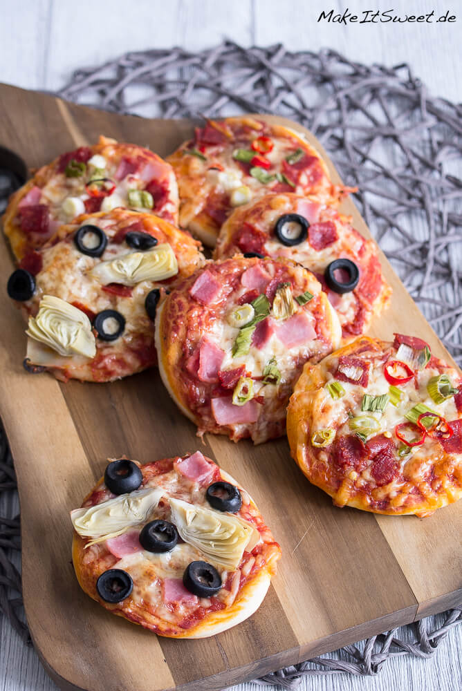 Mini Pizzen selber machen - MakeItSweet.de