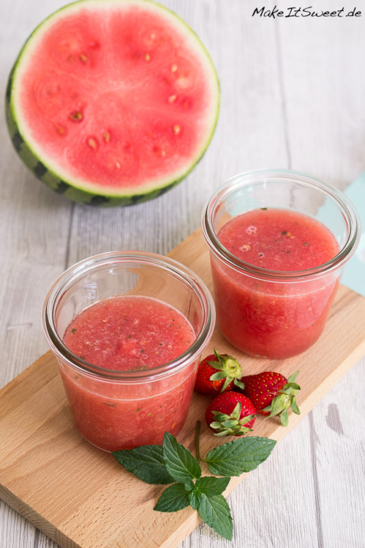 Erdbeere Wassermelone Limonade mit Minze und Zitrone Getraenk erfrischend Sommer Rezept selber machen vegetarisch vegan
