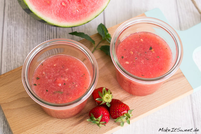 Wassermelone Erdbeeren Limonade frisch Minze Zitrone Sommer einfach Rezept selber machen