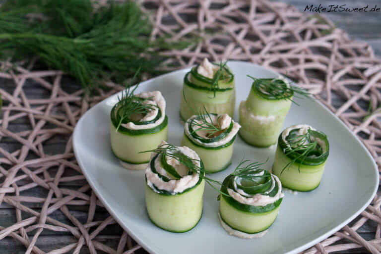 Räucherlachs Gurken Röllchen - MakeItSweet.de