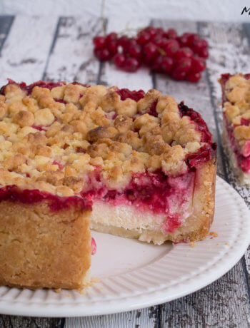 Johannisbeerkuchen mit Quark und Streuseln - Johannisbeeren Frucht Streusel Quark Kuchen Rezept Sommer