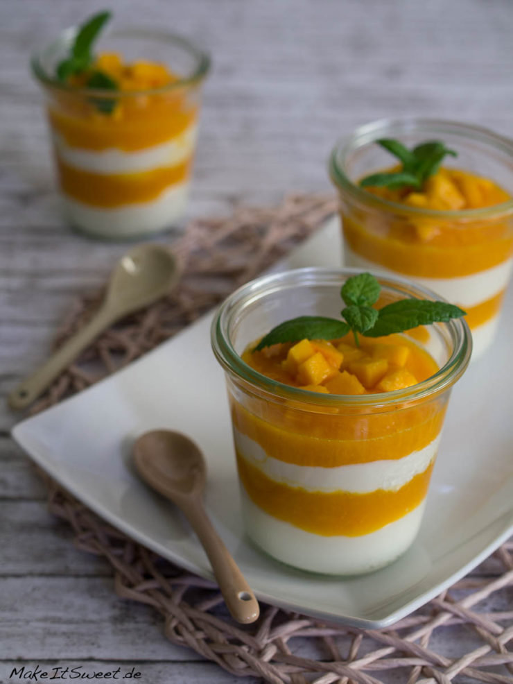 Mangodessert mit Quark