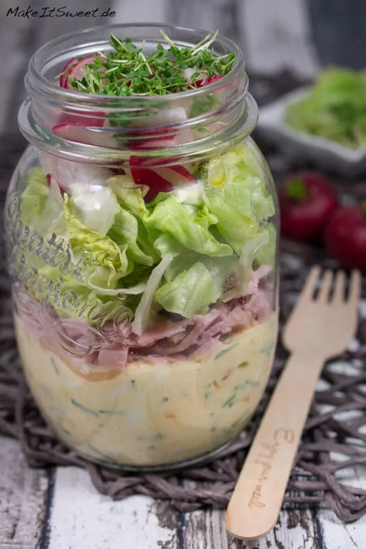 Schinken Eier Radieschen Salat im Glas Rezept einfach vorbereiten Mittagessen mitnehmen togo Kresse