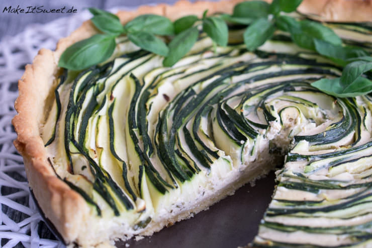 Zucchini-Blätterteig-Häppchen Rezept - MakeItSweet