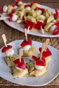 Tortellini Spieße mit Paprika und Mozzarella