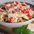 Einfacher Tortellini Salat mit Paprika Parmesan Joghurt Rezept zum mitnehmen