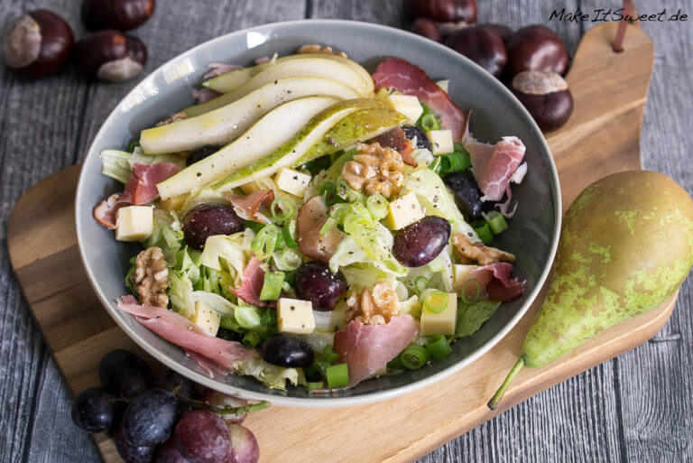 Herbstsalat mit Birne und Trauben - schnell und einfach