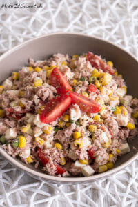 Thunfischsalat mit Mais und Feta