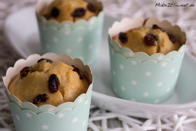 Muffins mit Apfelmus und Rosinen - schnell und einfach