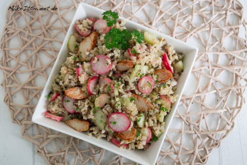 Wildreissalat mit Radieschen und Hähnchen