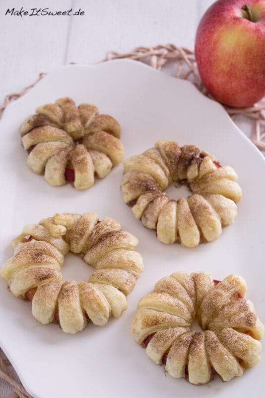 Apfel Donuts mit Blätterteig und Zimt