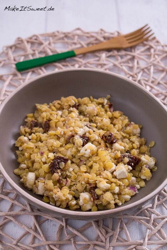 Linsensalat mit getrockneten Tomaten und Feta