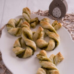 Herzhafte Blaetterteig Hasen mit Pesto Rezept Ostern Fingerfood-2