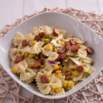 Nudelsalat mit Kabnaossi und Mais Rezept einfach-2